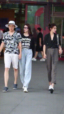 你当时明明说过要一直陪我走下去