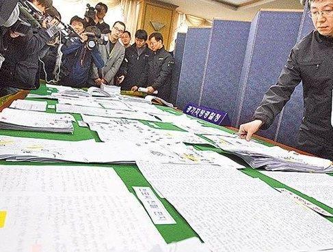 张紫妍再爆猛料，“塞酒瓶”“喂食”“马桶上倒立”玩法层出不穷